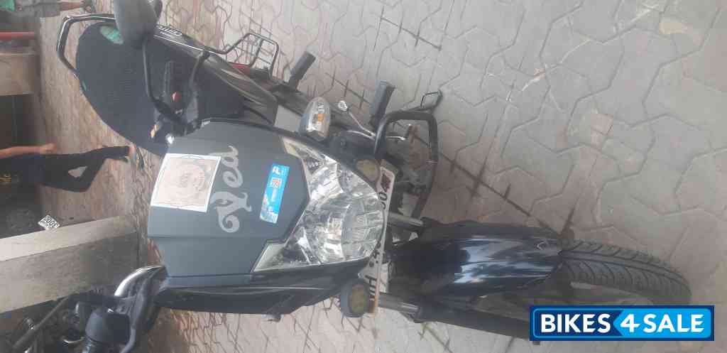 Black Mahindra Centuro XT