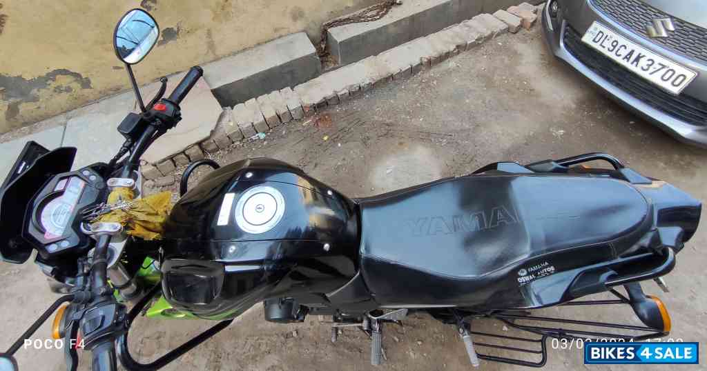 Black Green Yamaha FZ-S
