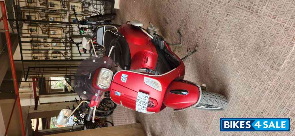 Matt Red Vespa SXL 150