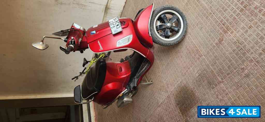 Matt Red Vespa SXL 150