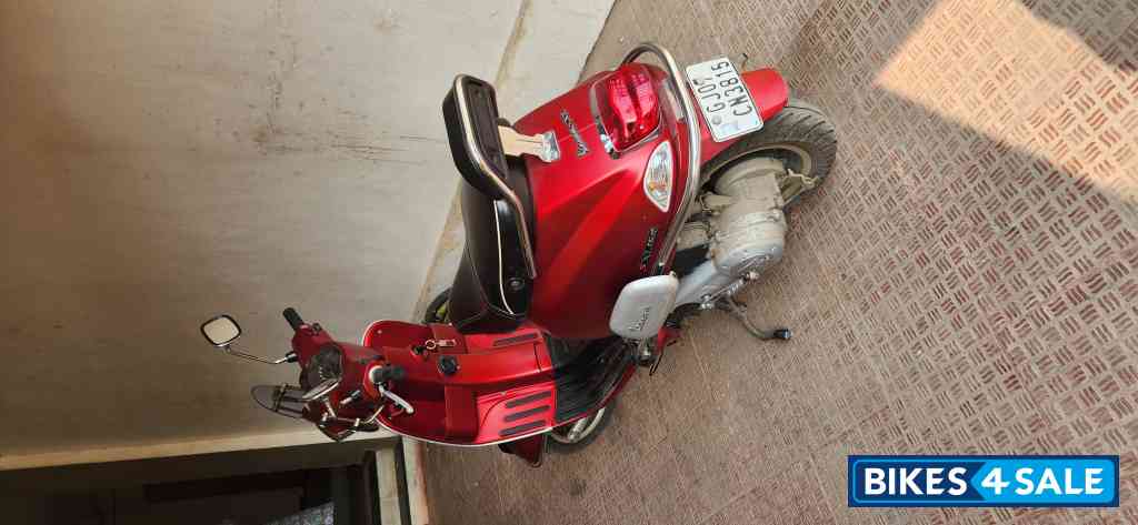 Matt Red Vespa SXL 150