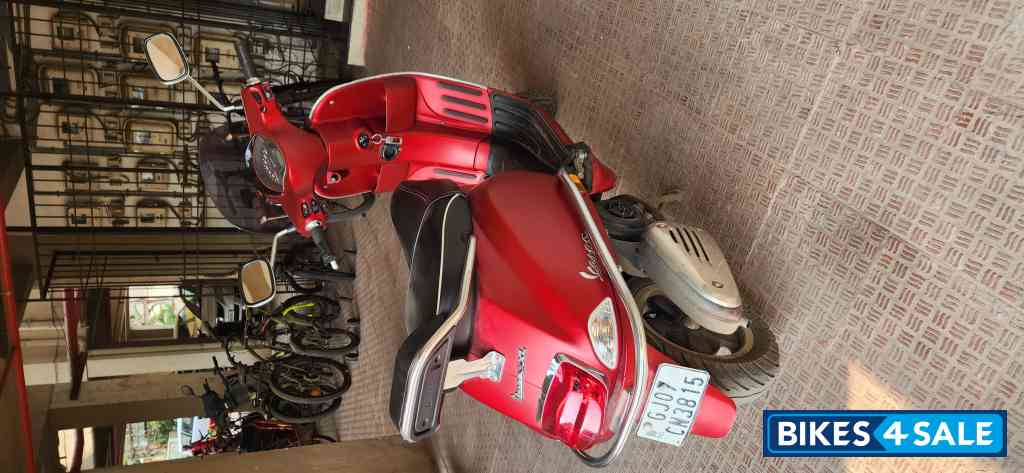 Matt Red Vespa SXL 150