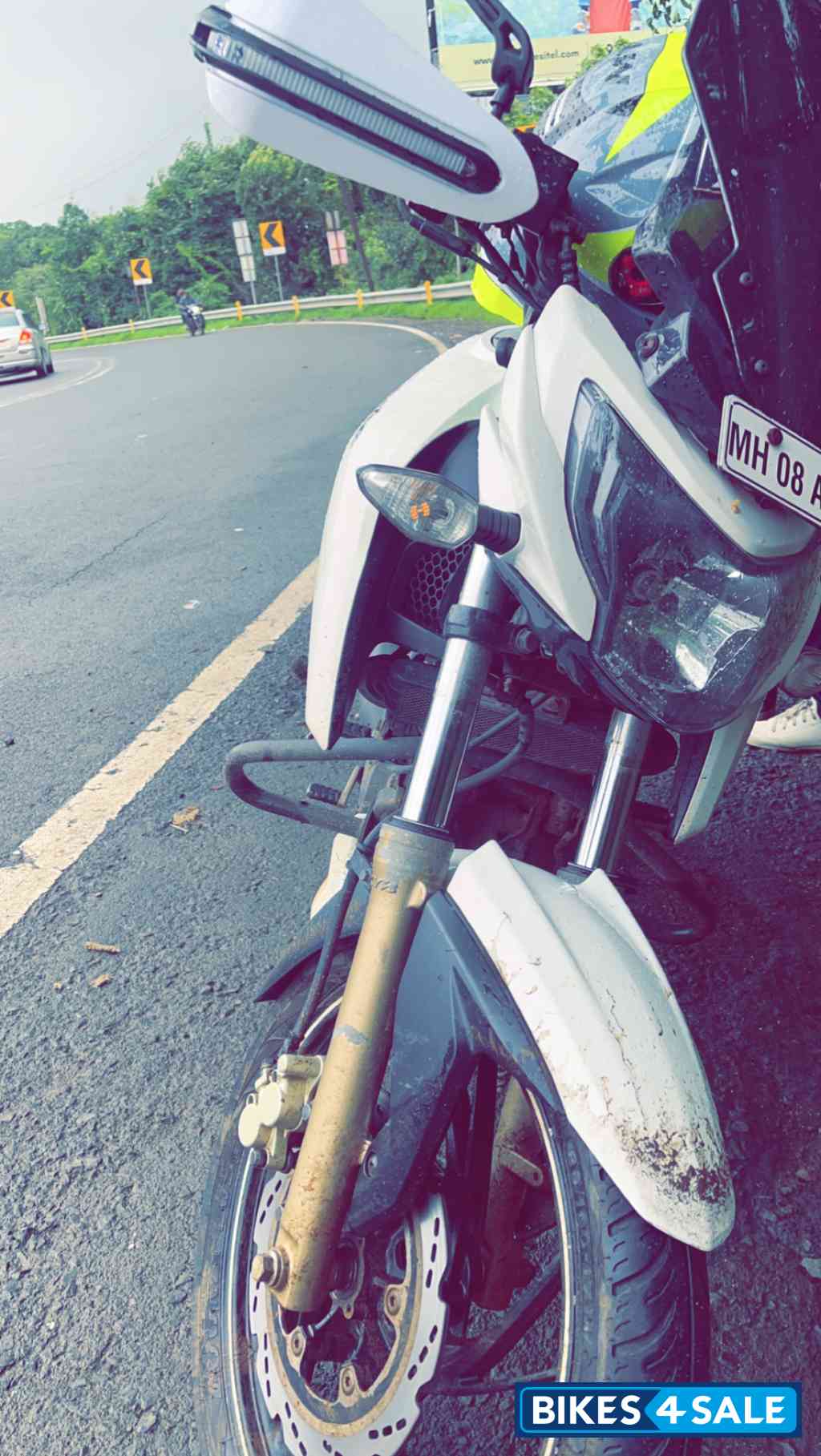 TVS Apache RTR 200 4V