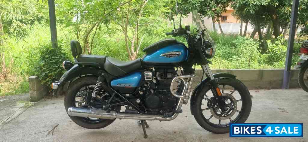 Supernova Blue Royal Enfield Meteor 350 Supernova