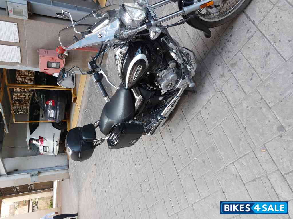 Bajaj Avenger Street 220 BS6