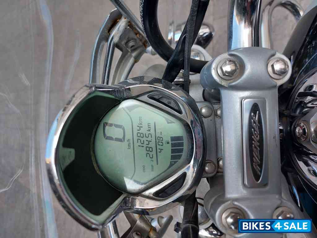 Bajaj Avenger Street 220 BS6