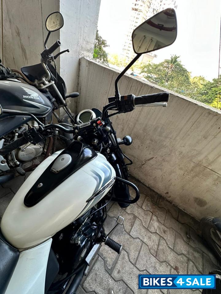 Bajaj Avenger Street 220