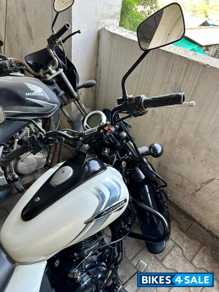 Bajaj Avenger Street 220