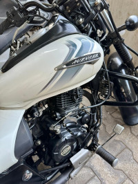 Bajaj Avenger Street 220