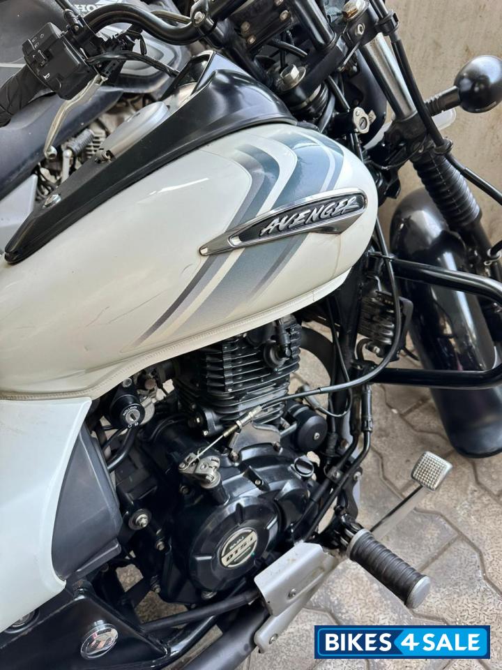 Bajaj Avenger Street 220