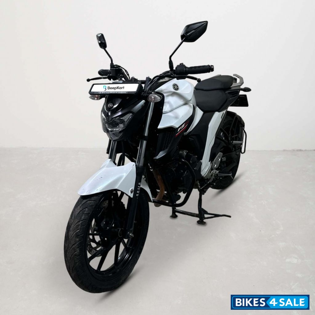 Yamaha FZ25