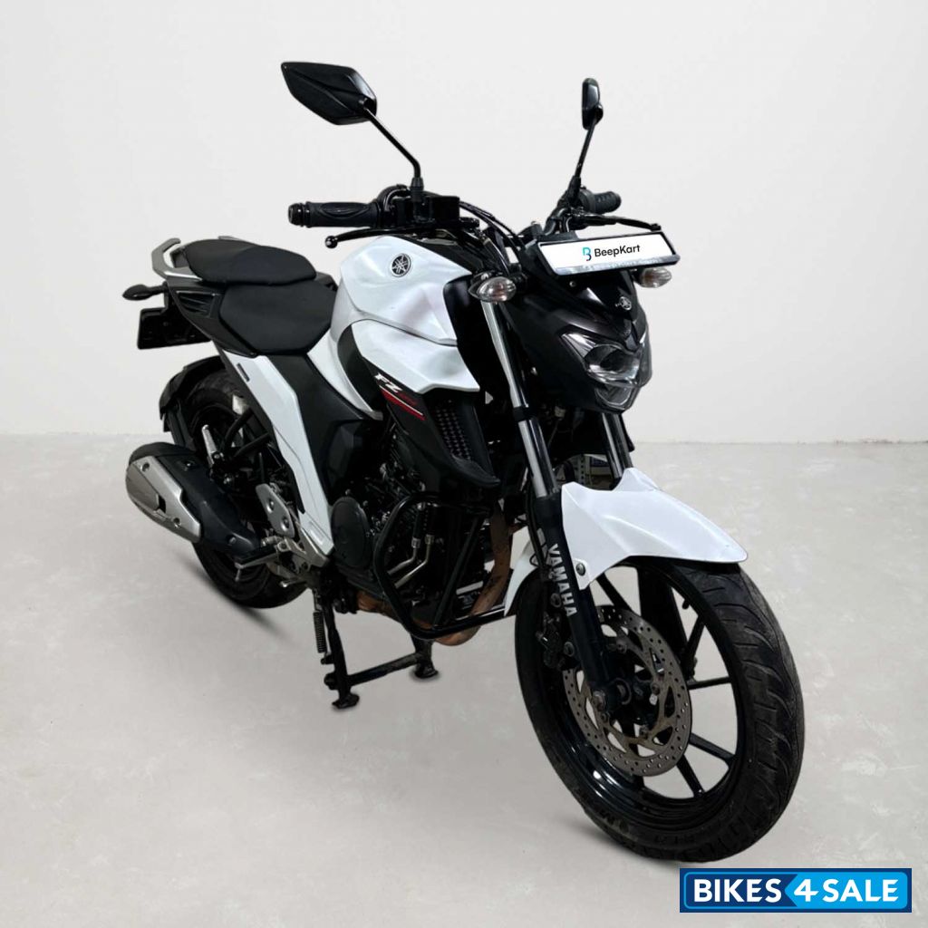 Yamaha FZ25