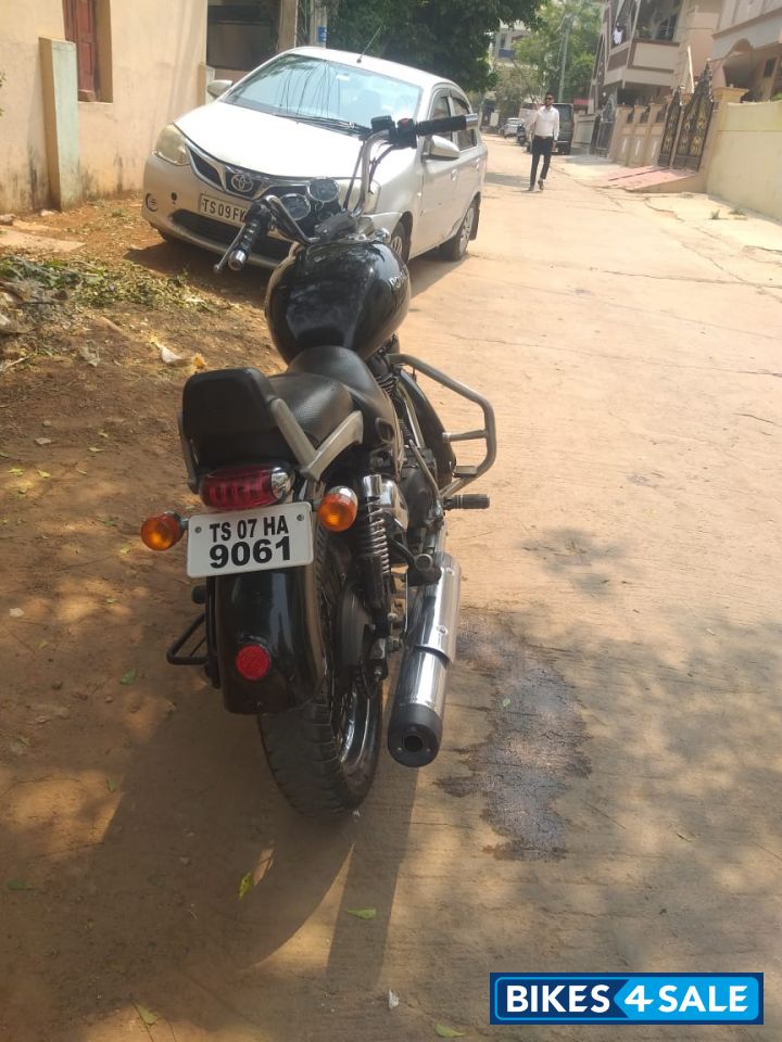 Black Royal Enfield Thunderbird 350