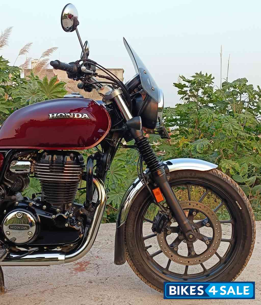 Red Honda 2023 CB350 Hness DLX Pro Chrome