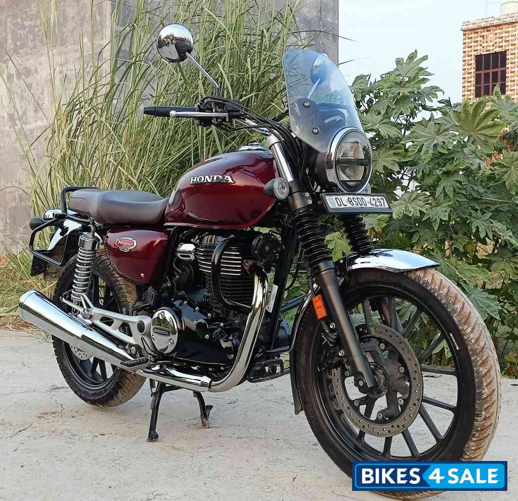 Red Honda 2023 CB350 Hness DLX Pro Chrome