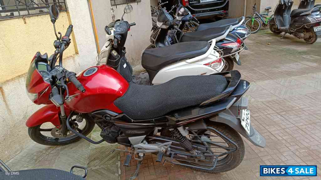 Suzuki GS 150R
