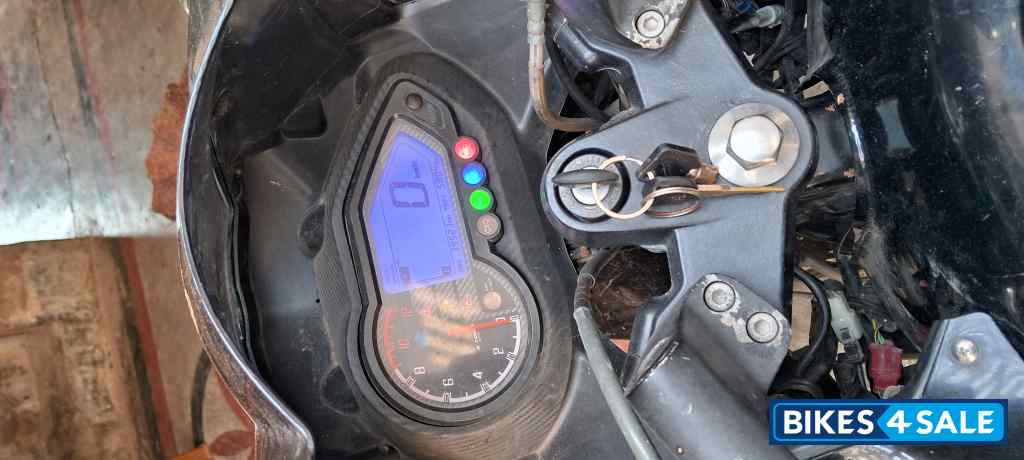 Bajaj Pulsar 220F