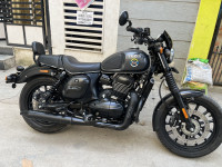 Yezdi Roadster Dark 2022 Model