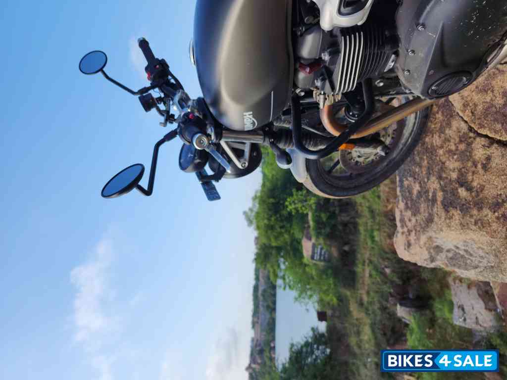 Matt Iron Stone Triumph Street Twin