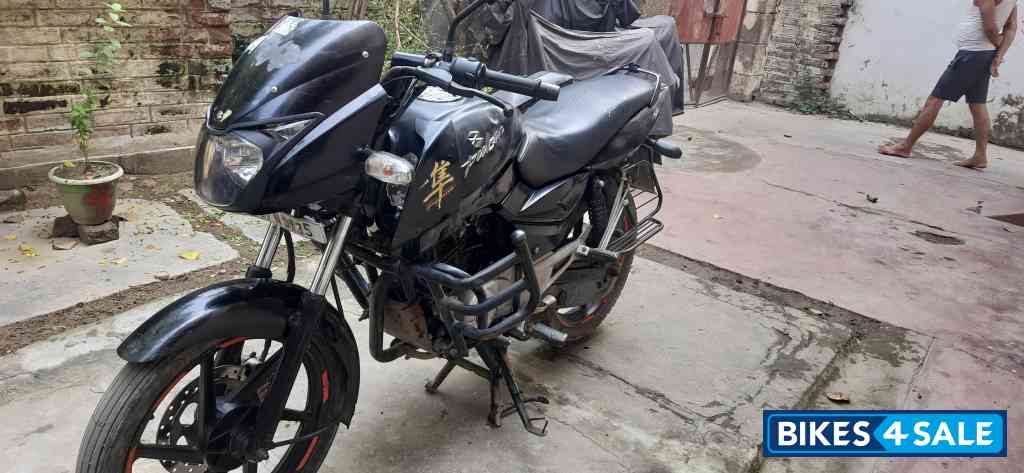Black Bajaj Pulsar 150