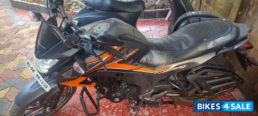 Honda CB Hornet 160R ABS