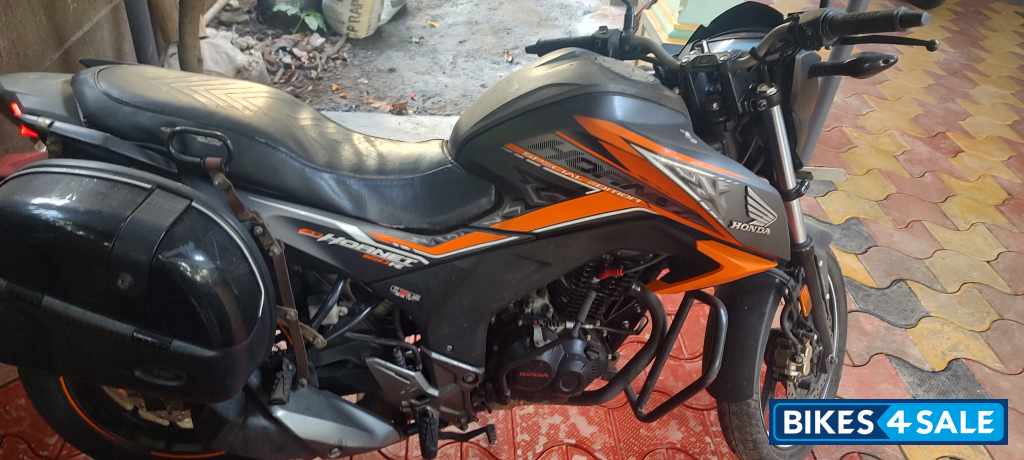 Honda CB Hornet 160R ABS