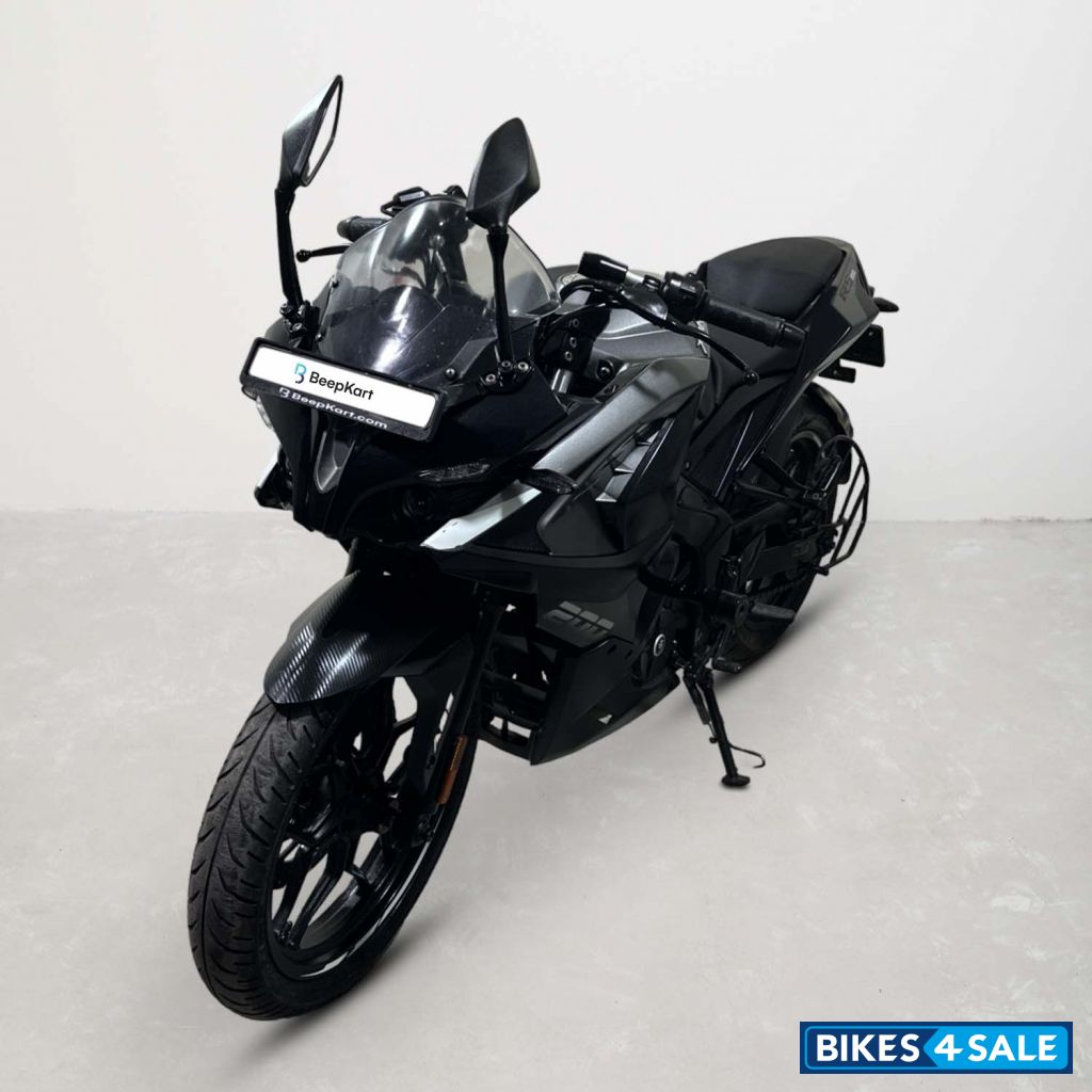 Bajaj Pulsar RS 200