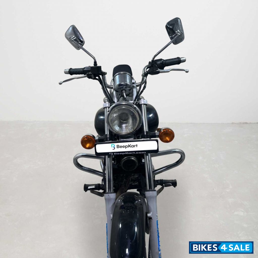 Bajaj Avenger 180 DTS-i