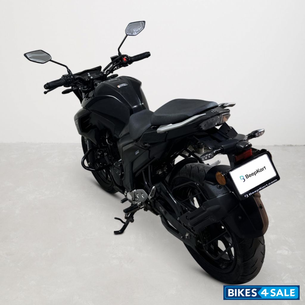 Yamaha FZ25