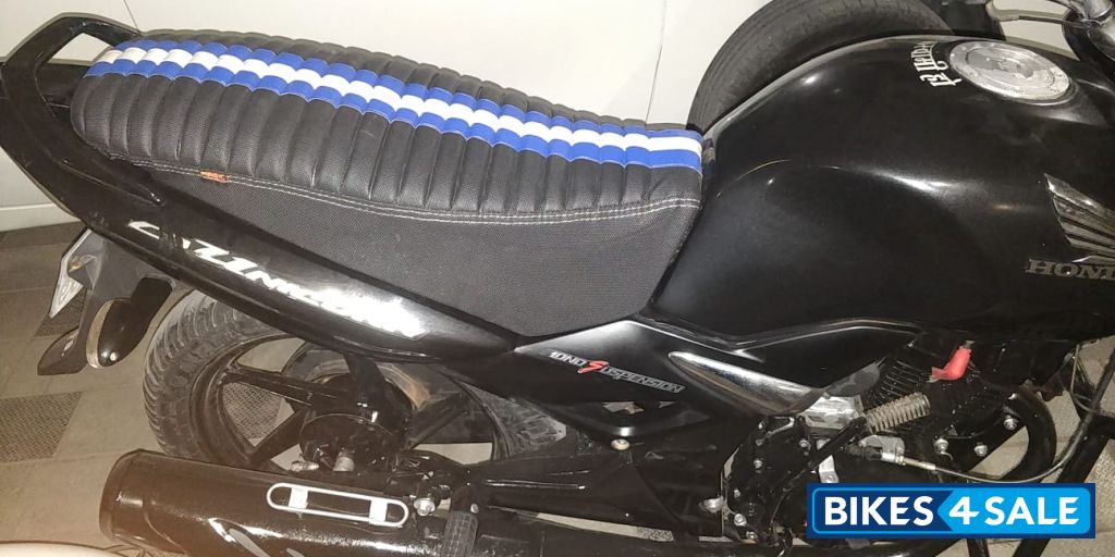 Black Honda CB Unicorn