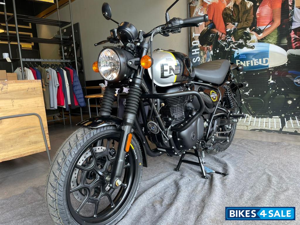 Royal Enfield Hunter 350 Metro