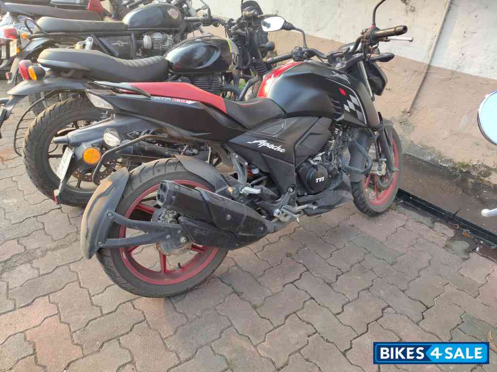 Matte Black & Red TVS Apache RTR 160 4V Special Edition