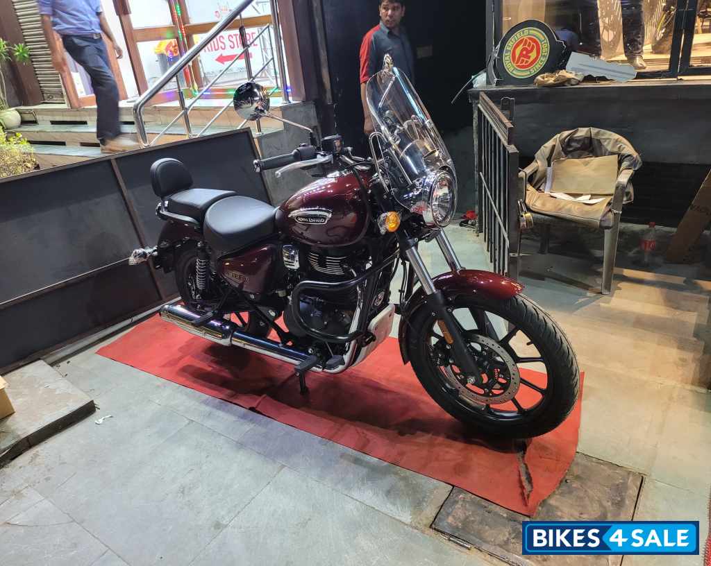 Stellar Royal Enfield Meteor 350 Supernova