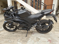 Black Yamaha YZF R15 V3