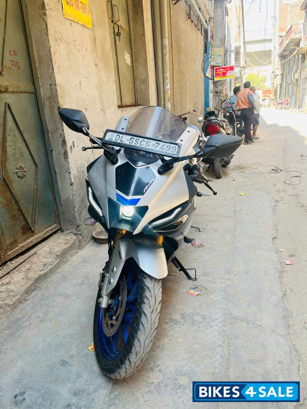 Yamaha R15M
