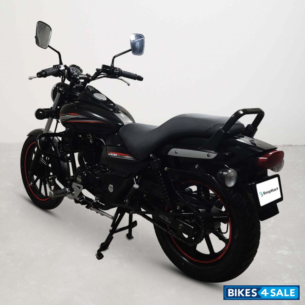 Bajaj Avenger Street 220