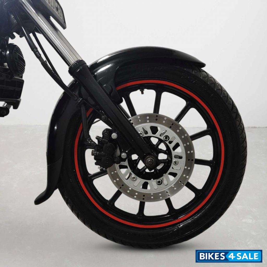 Bajaj Avenger Street 220