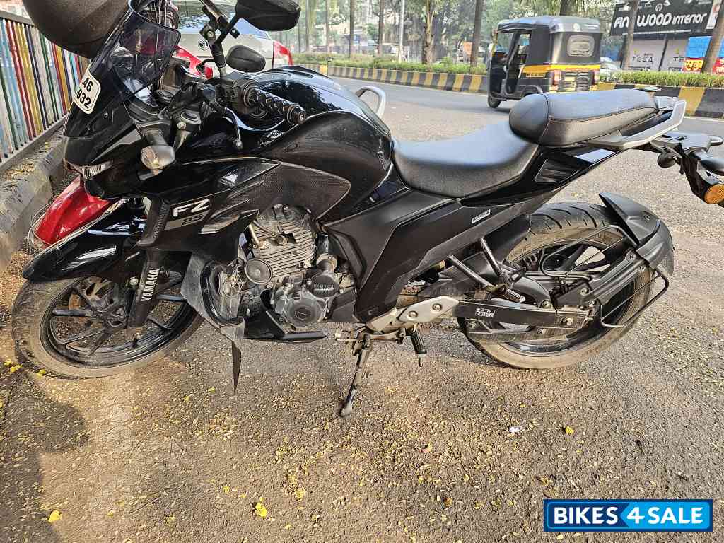 Yamaha FZ25