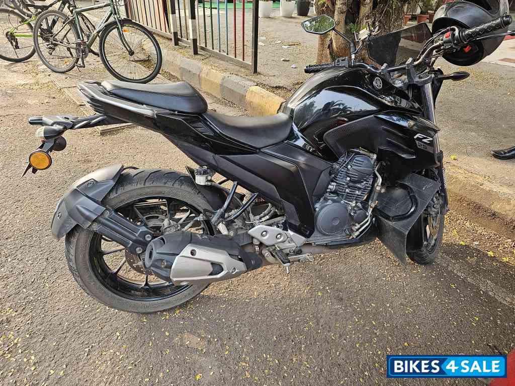 Yamaha FZ25