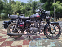Royal Enfield Classic Stealth Black 2021 Model