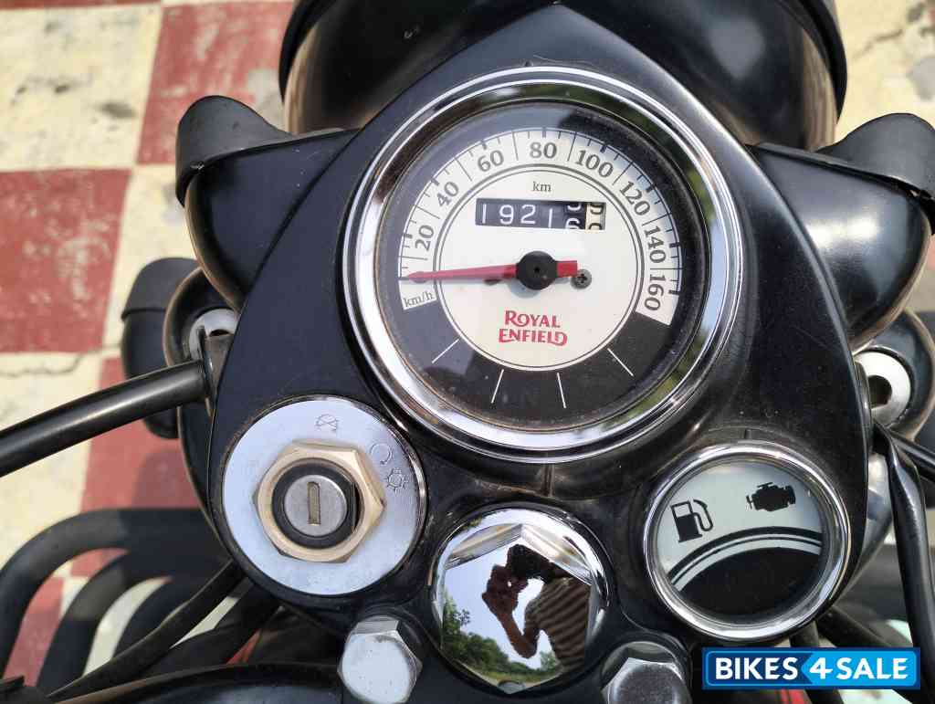 Royal Enfield Classic Stealth Black