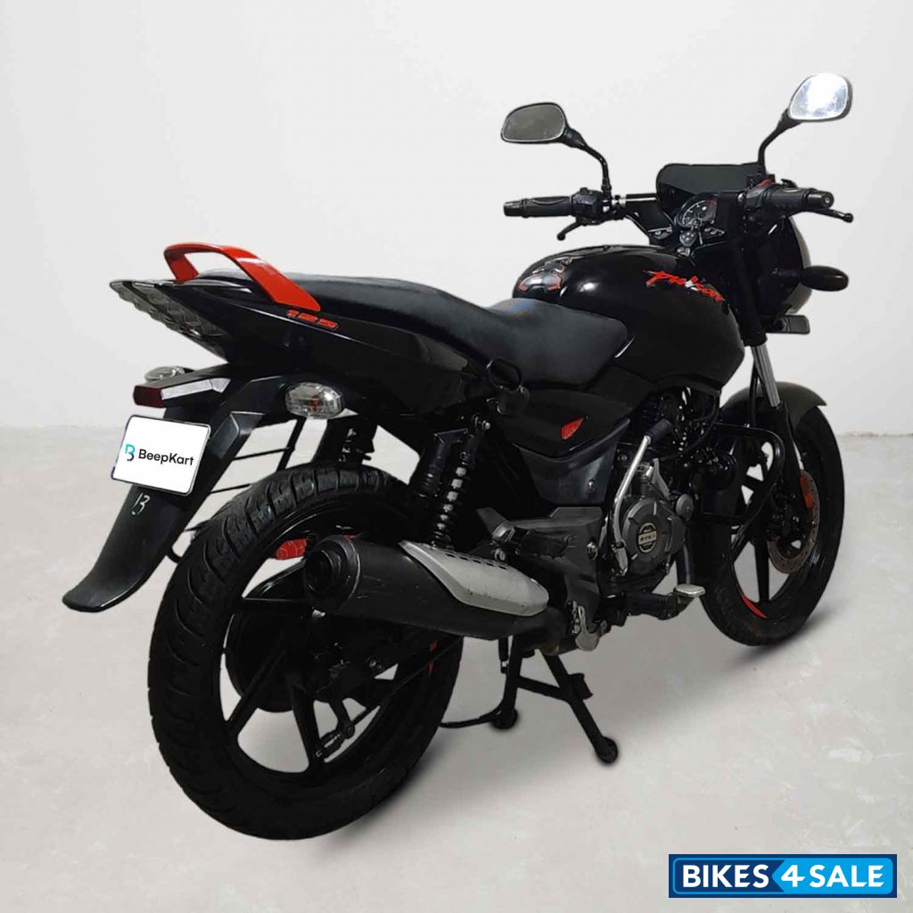 Bajaj Pulsar 125