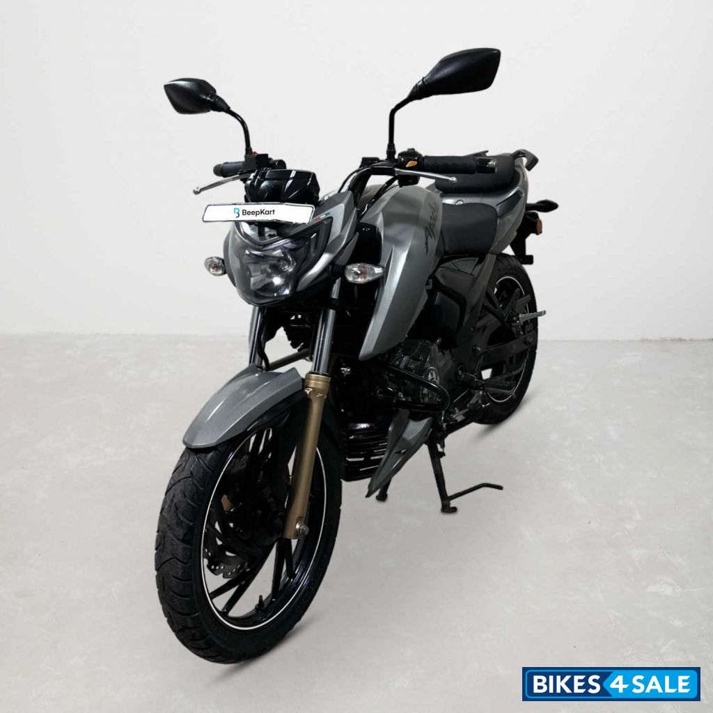 TVS Apache RTR 200 4V