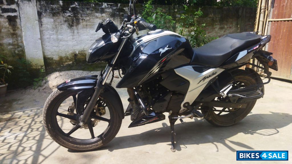 TVS Apache RTR 160 4V BS6