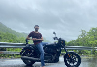 Black Harley Davidson Street 750