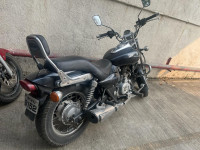 Black Bajaj Avenger 220 DTS-i