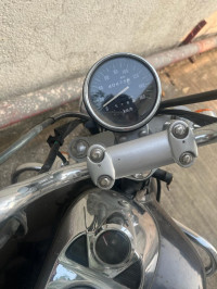 Black Bajaj Avenger 220 DTS-i