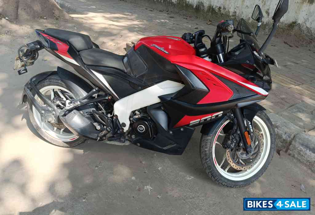 Bajaj Pulsar RS 200 BS6