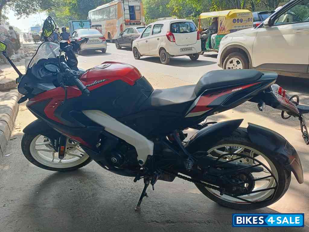 Bajaj Pulsar RS 200 BS6 Bajaj Pulsar RS 200 BS6