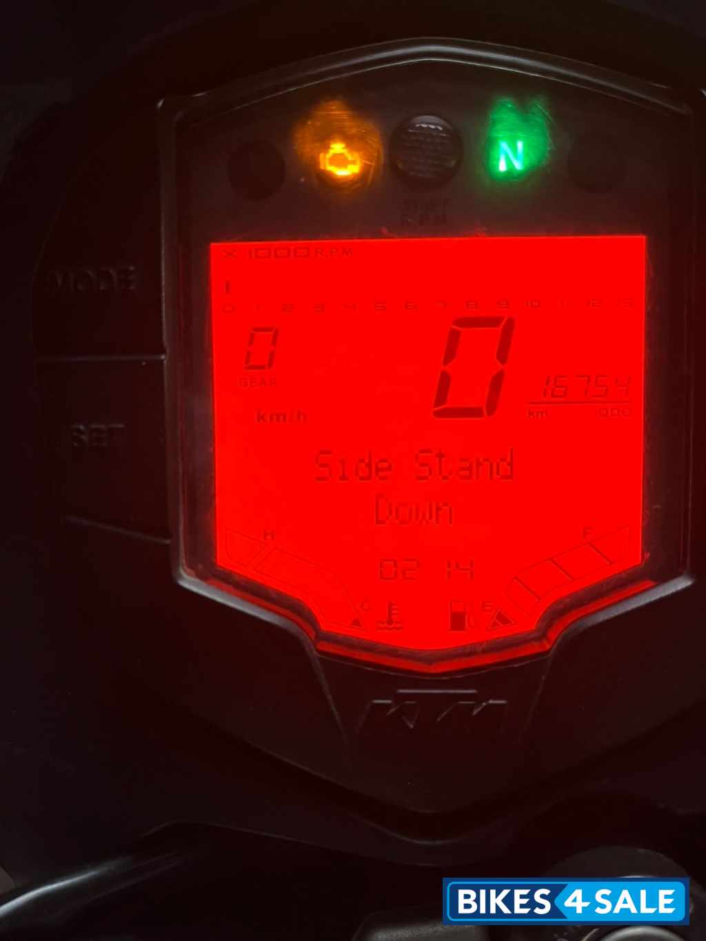 White / Orange KTM Duke 200